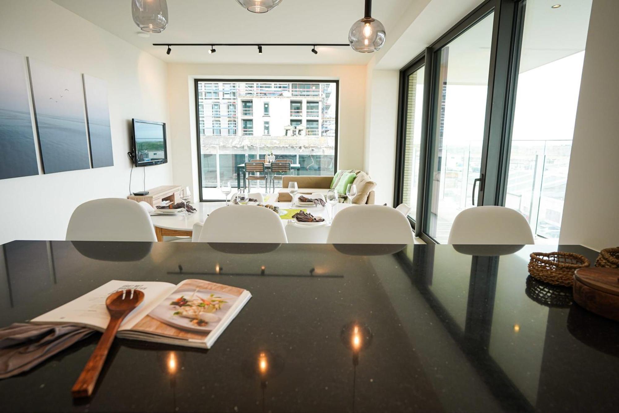 Huswell - Beautiful Apartment With Communal Pool And Gym Остенде Экстерьер фото