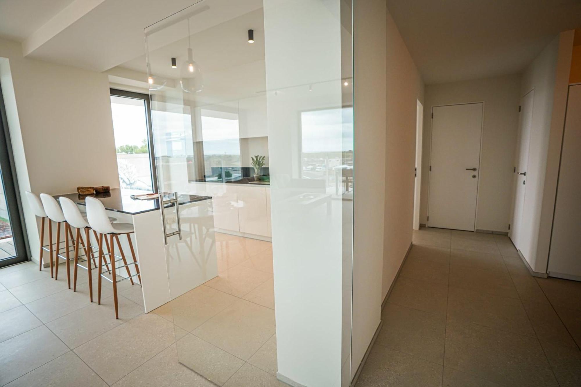 Huswell - Beautiful Apartment With Communal Pool And Gym Остенде Экстерьер фото
